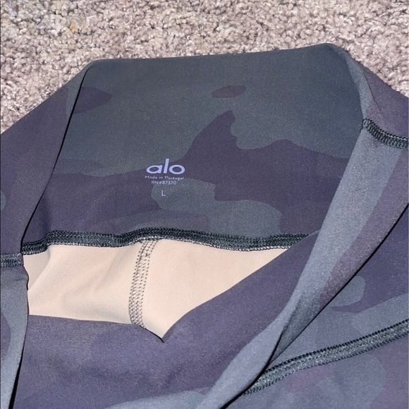 ALO leggings - Picture 2 of 3